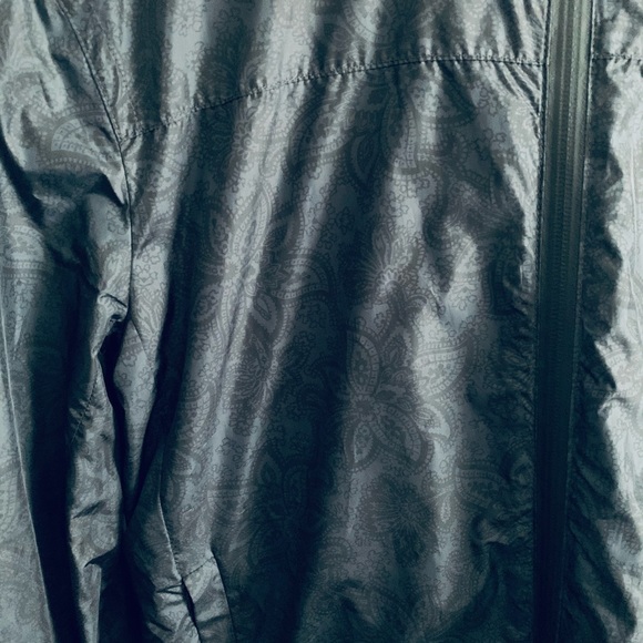 Club Monaco Reversible Windbreaker - Picture 4 of 4